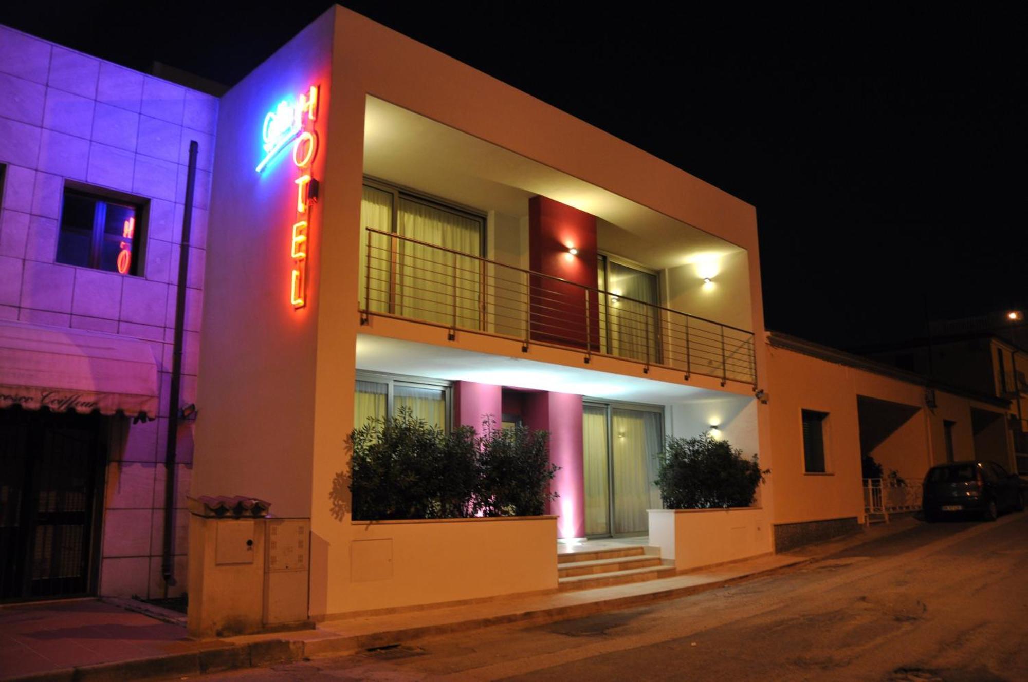 Gil'S Hotel Olbia Exteriör bild